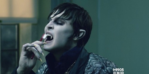 《黑影》里的吸血鬼造型