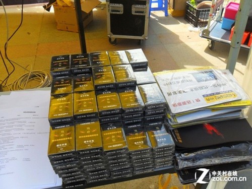 ������ս������У԰�� �Ͼ�վ����� 