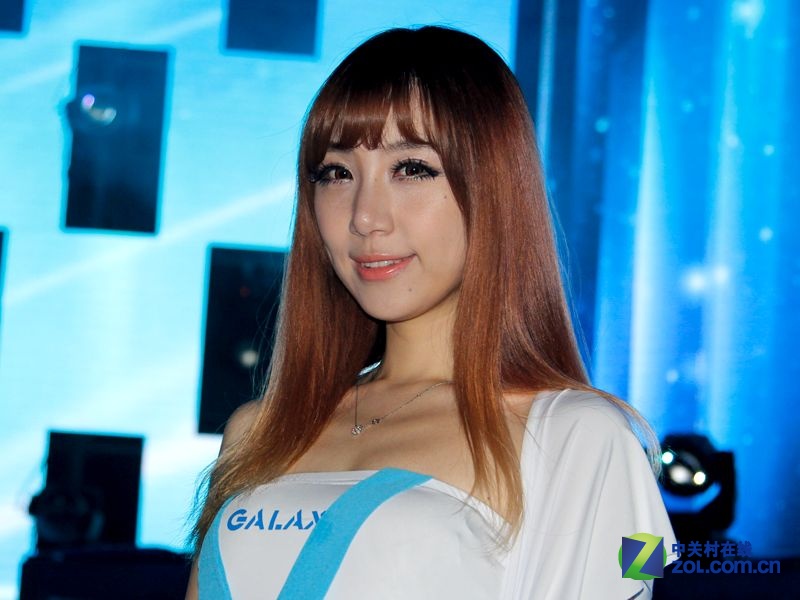 �������ϴ�ģ Ӱ�ۼ��껪��Ů�ɾ�����