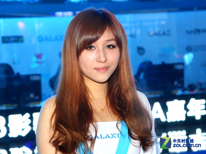 �������ϴ�ģ Ӱ�ۼ��껪��Ů�ɾ�����