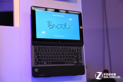 直击CES英特尔展台 多款2合1电脑亮相