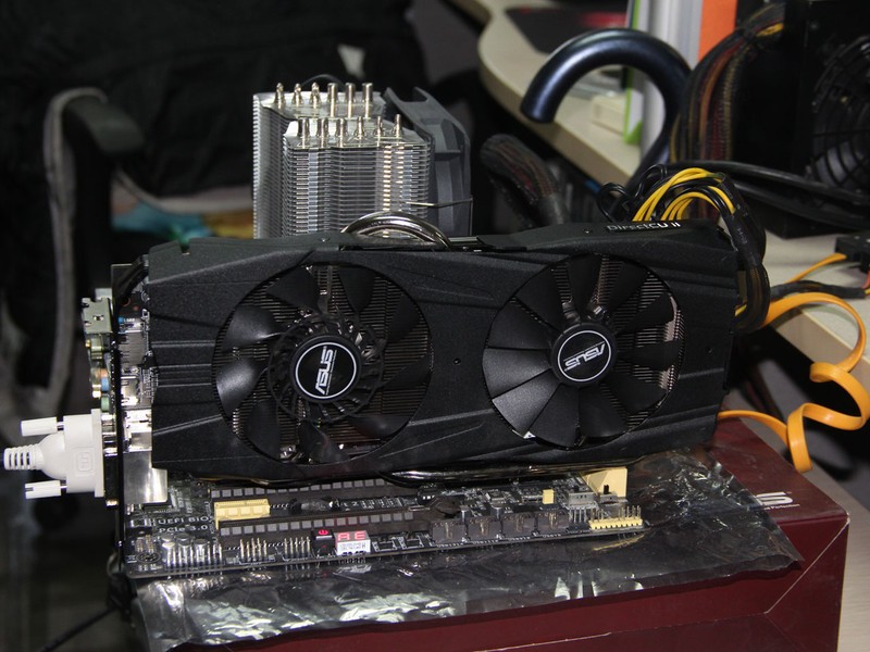 华硕圣骑士R9 290X-DC2OC-4GD5