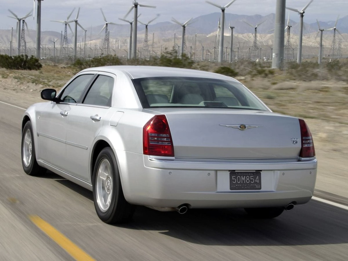 克莱斯勒300c 3.