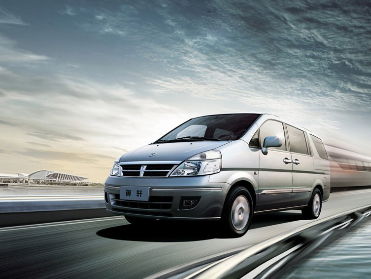 郑州日产御轩 2.5 豪华版