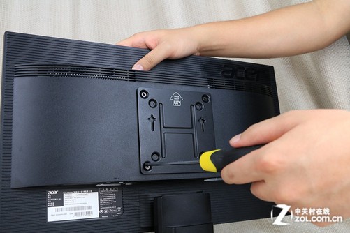 本次选用的显示器采用vesa标准10cm孔距