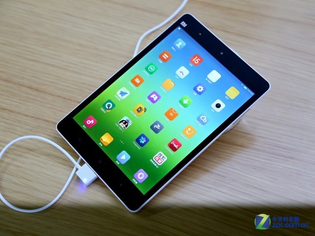 小米平板与苹果ipad mini的屏幕尺寸和分辨率相同,同为7.