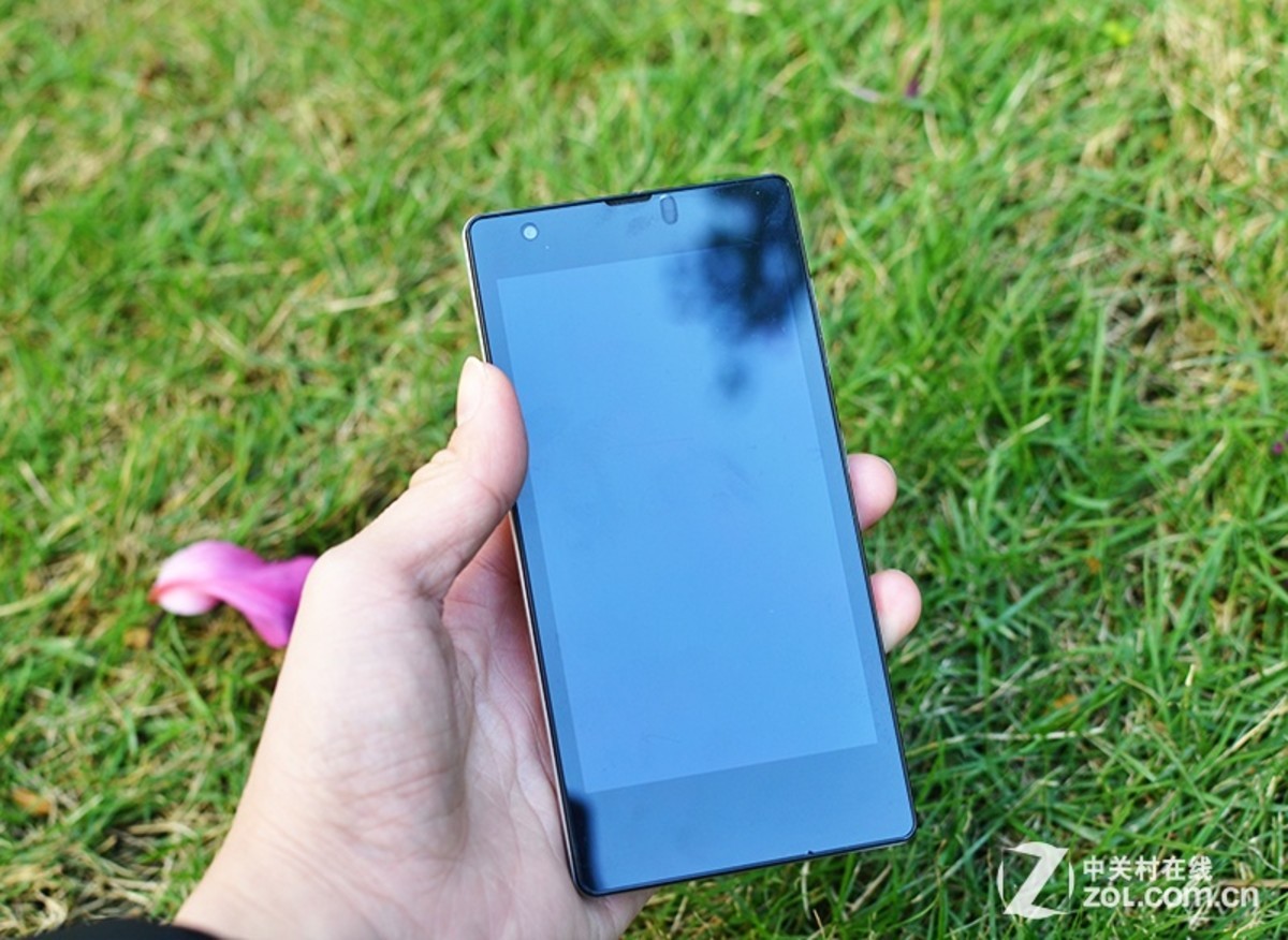 【高清图】 续航最强的799元4核4g双卡手机 亿通p2图6