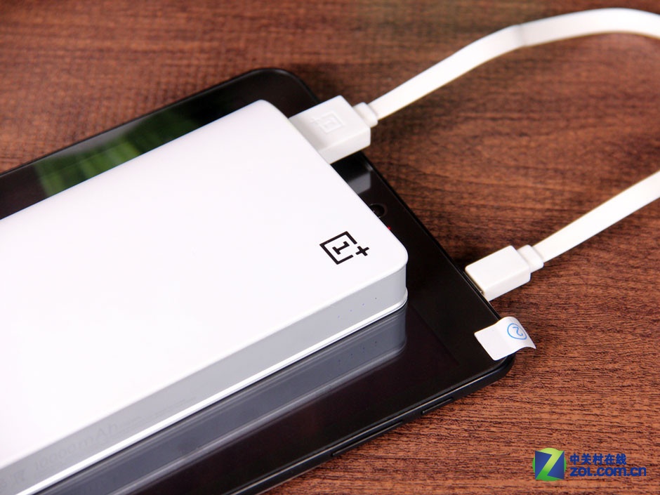 时尚钱包造型 一加10000mah充电宝赏析