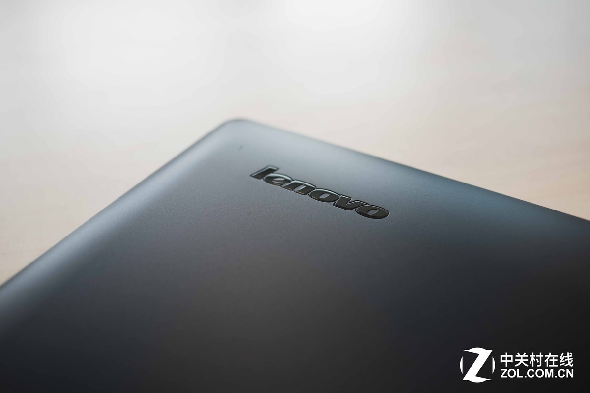 【高清图】 配全高清屏幕 联想y430p笔记本评测图1