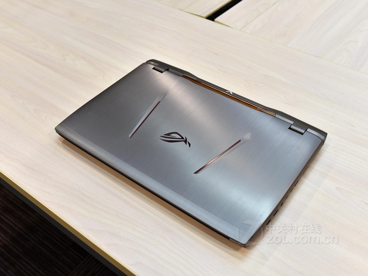 华硕rog gx700vo(i7-6820hk/32gb/512gb/8g独显)