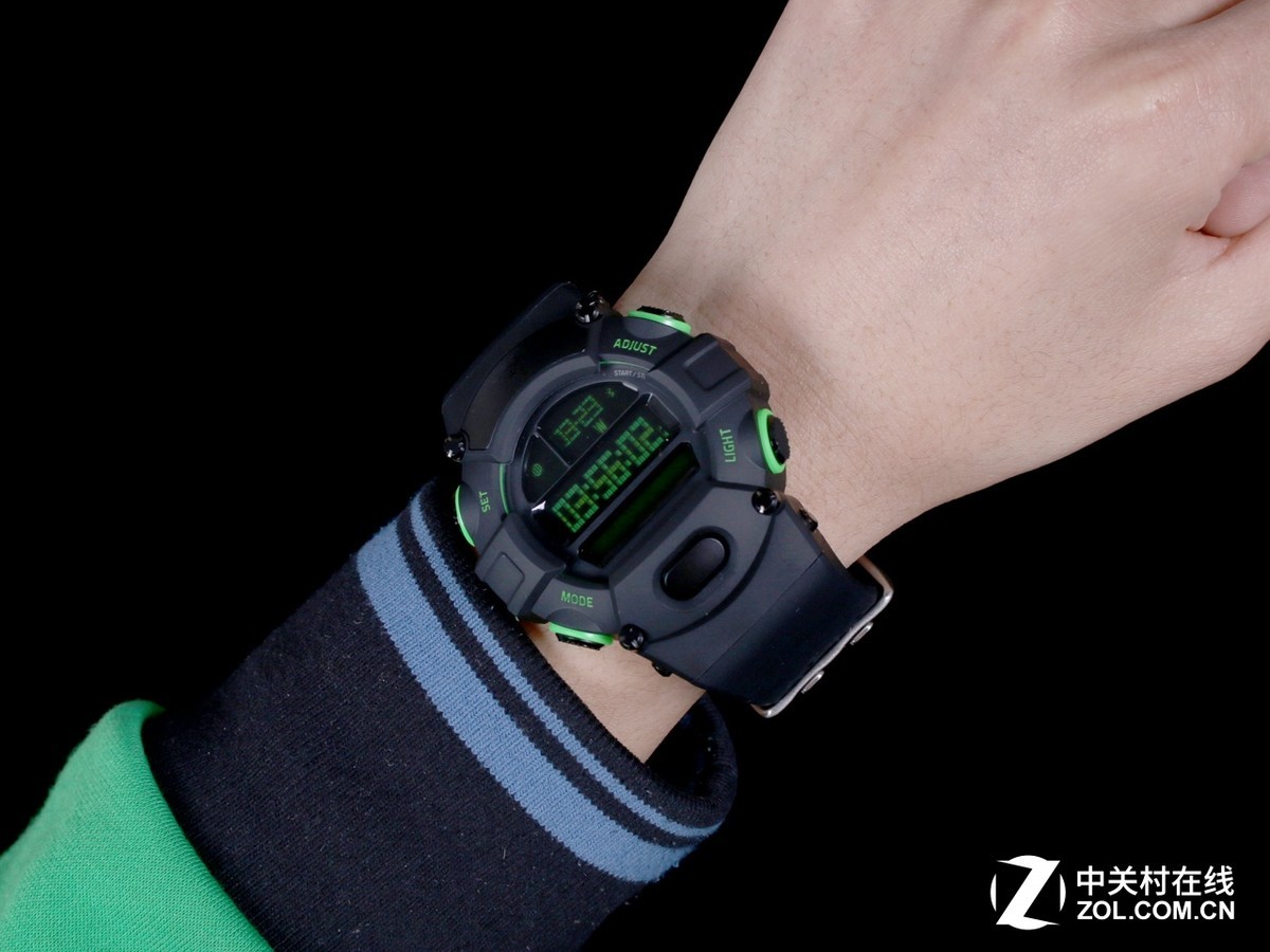 智能手表 雷蛇智能手表 razer nabu watch 图片 返回综述页 37 / 76