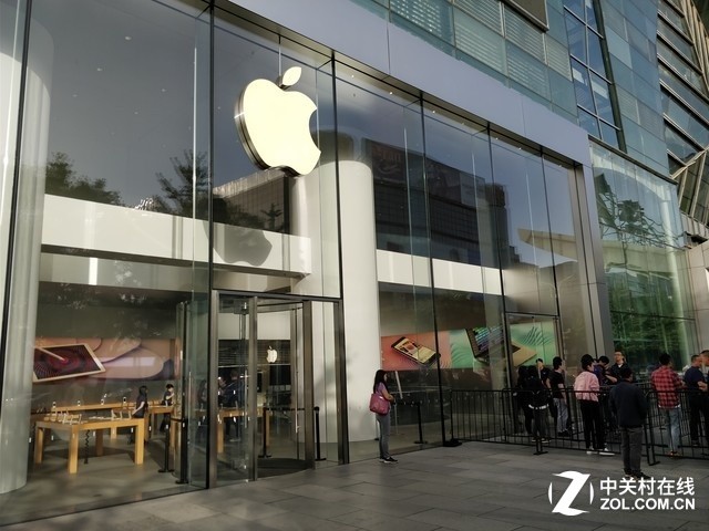 【高清图】iphone8/8 plus今日首销 果粉忠诚依旧图5-zol中关村在线