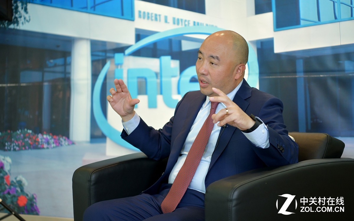 【高清图】 杨旭谈英特尔人工智能布局:让数据增值图1