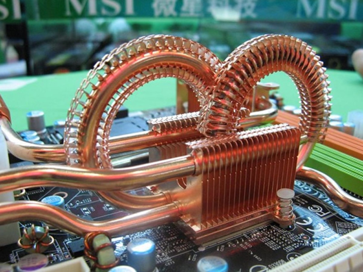 【高清图】 微星p35 platinum(白金版)尽显高端图2