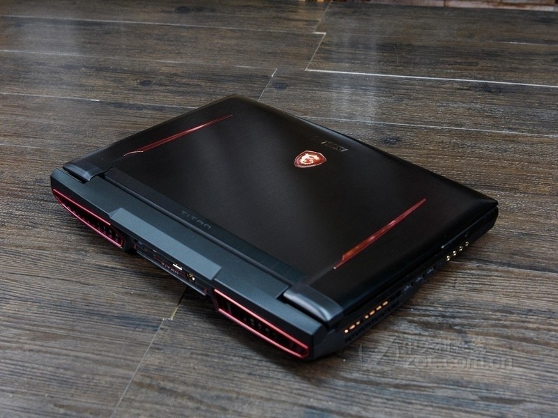 【高清图】 msi微星(msi)msi微星gt75 titan 8sg-033cn实拍图 图12