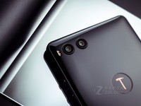 坚果R1和中兴V9哪个好 坚果R1和中兴V9对比评测 买哪个|对比