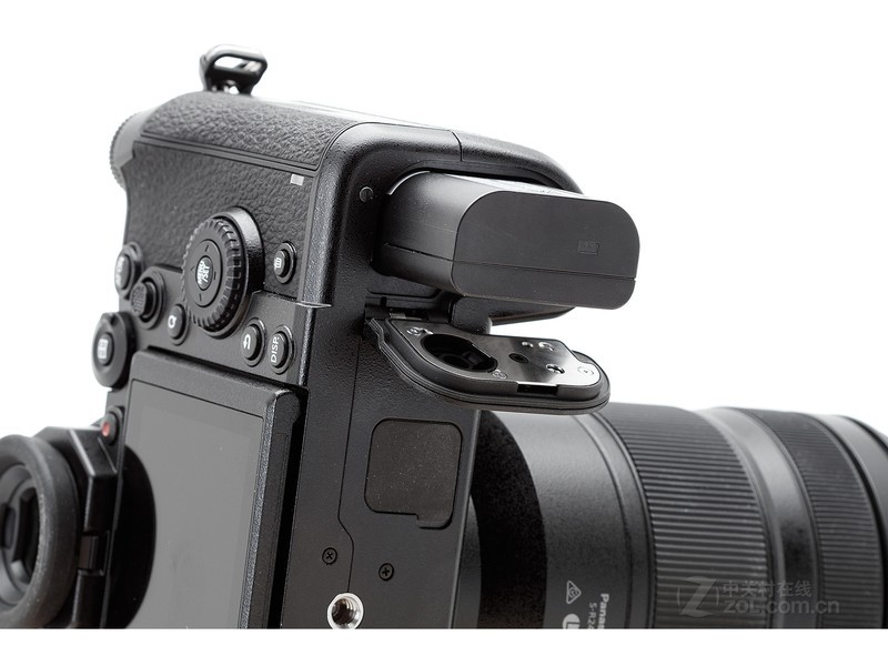 LUMIX S1R