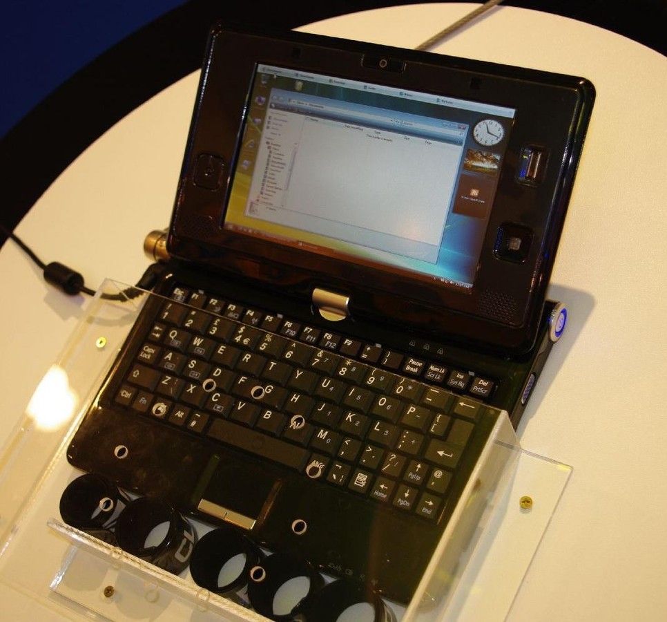 clevo公司推出超便携平板小笔记本(图)