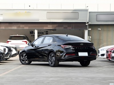 ִ  2023 1.5L CVT LUX