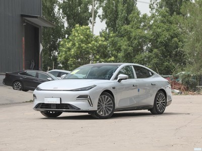  ҫ8 2025 60km EM-i 