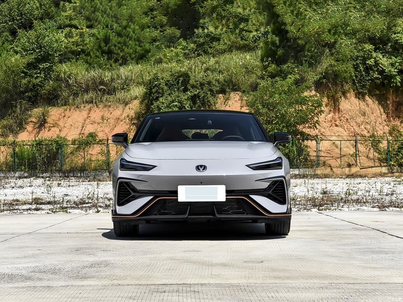 ����UNI-V 2025�� ������ 2.0T ������