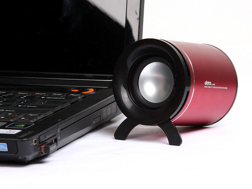 红与黑的经典延续 神秘可乐罐音箱即将上市 (5/6)