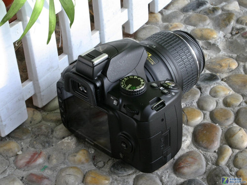 正品nikon尼康单反数码相机d3000千万像素入门超值单反
