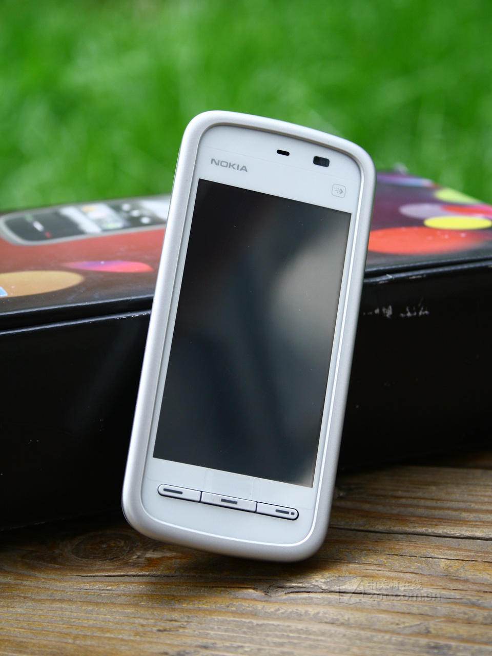 诺基亚 5233 白色 外观图