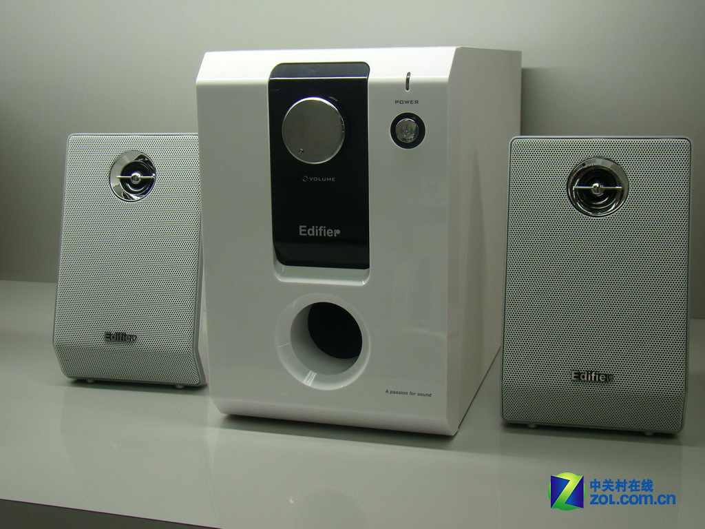 【高清图】 小巧简约造型 漫步者r303t音箱418元图2