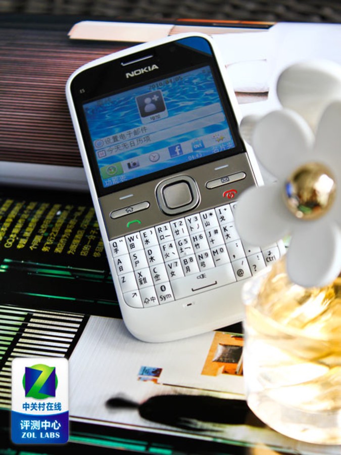 【高清图】 介于e63和e72间的首选 白色诺基亚e5图赏图7