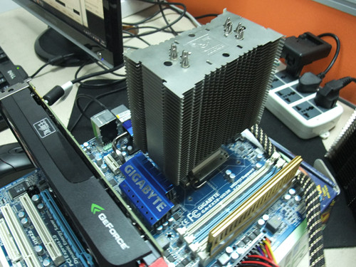 极限测试考验 全裸GAMERSTORM能挺多久