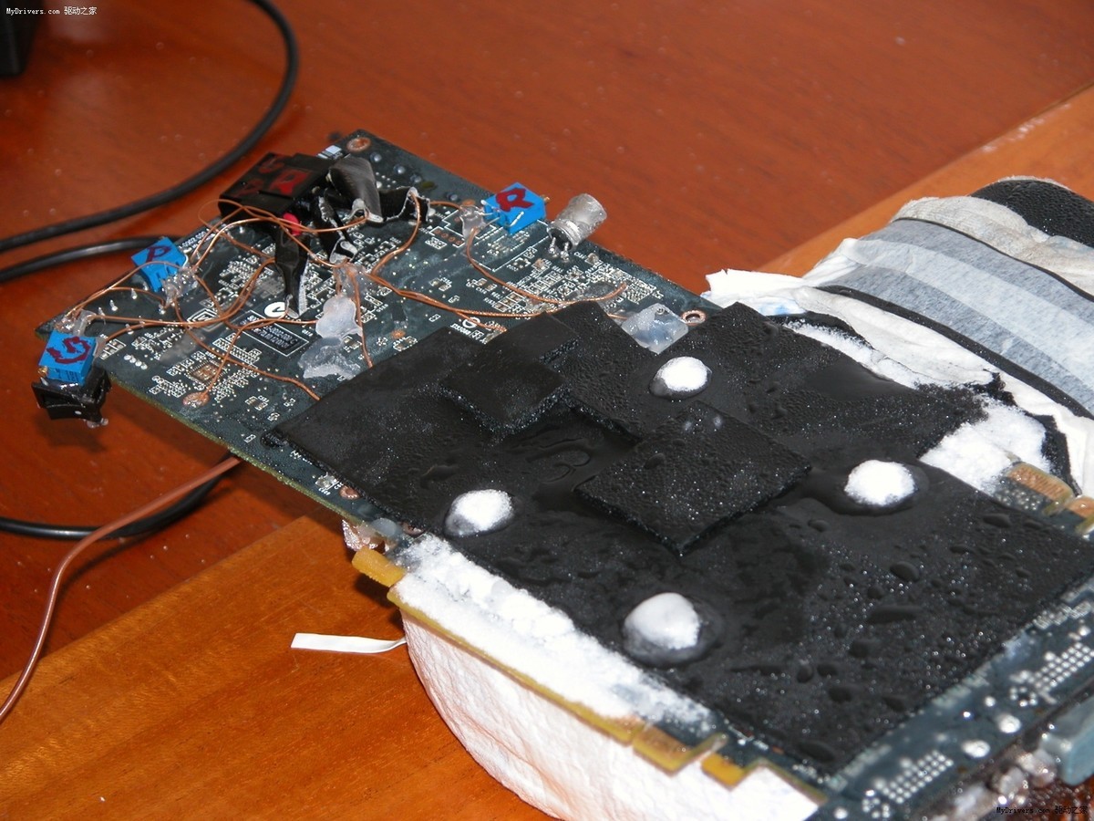 【高清图】 7134mhz phenomii x4 975娘胎中创纪录图8