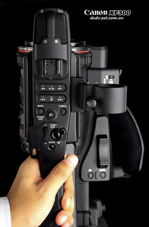 xf300外观介绍之接口_佳能 xf300_摄像机评测-中关村在线