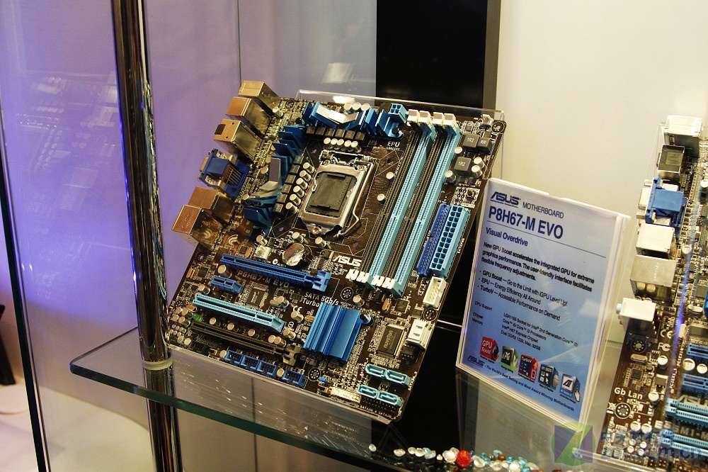 【高清图】1哥霸气外露 华硕多款标杆主板闪耀ces图6-zol中关村在线