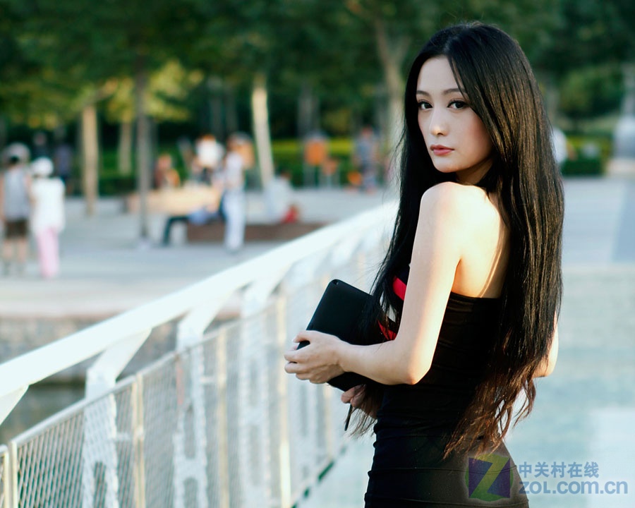 8吋大屏电纸书 汉王N800职场美女图赏