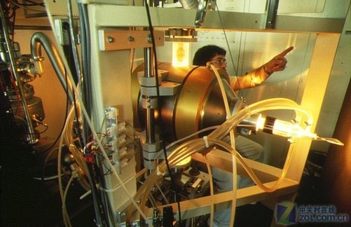 获得了多项诺贝尔物理学奖——扫描隧道电子显微 镜和高温超导的发现