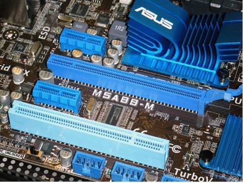 am3 集显出击 华硕m5a88-m主板到货