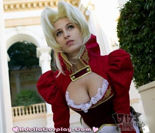 清纯与火辣并存 围观最性感的COSPLAY