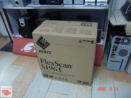 6.9毫米超窄边框 艺卓S1961全国首测