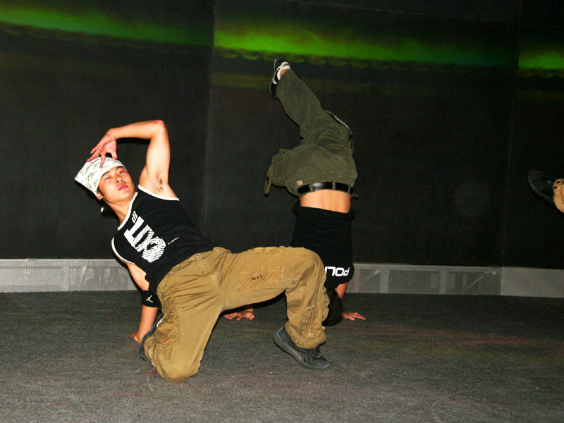 iest中国区总决赛颁奖典礼 开场热舞