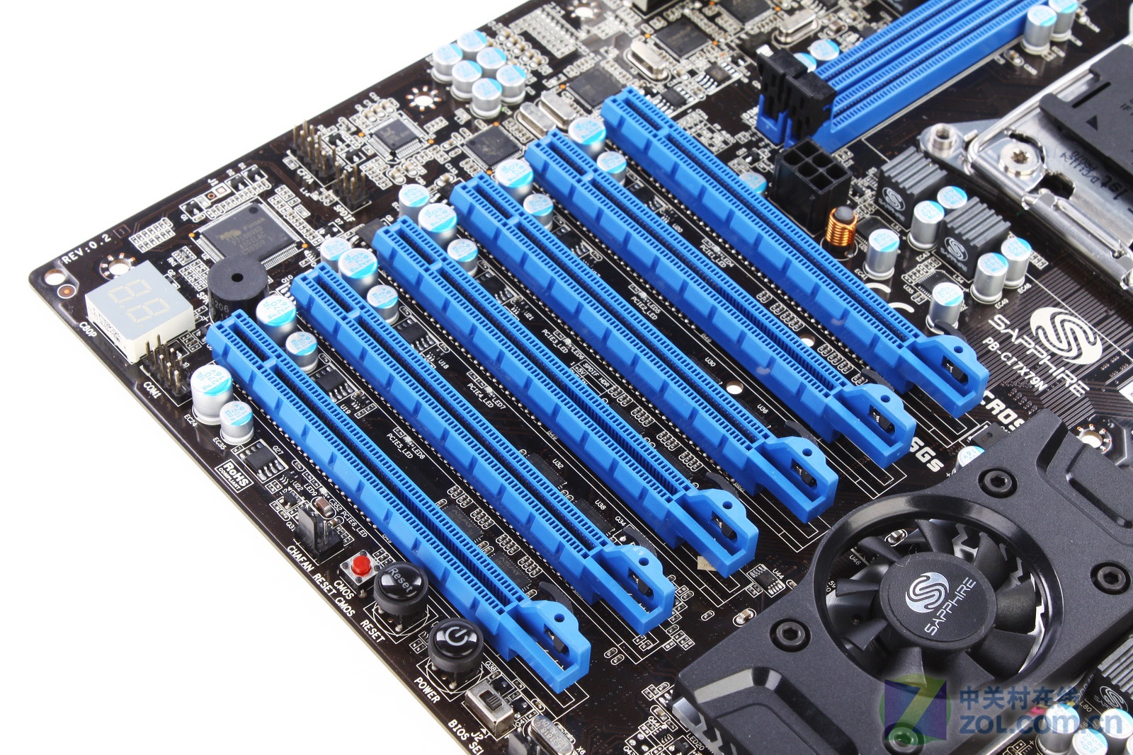 疯狂6条pci-e x16 蓝宝豪华x79多图赏