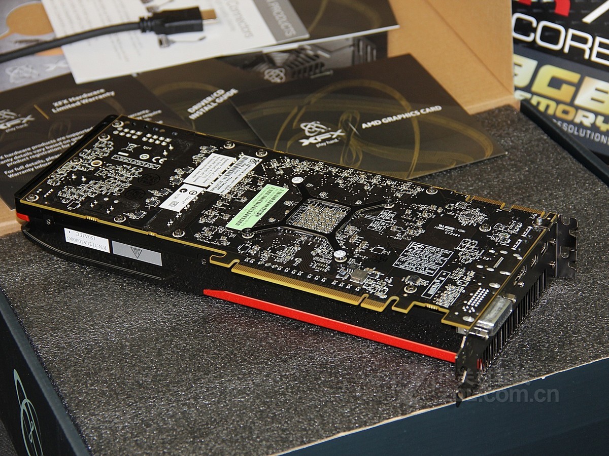 【高清图】 xfx讯景(xfx)fx-797a-tnb 上将黑卡实拍图 图75