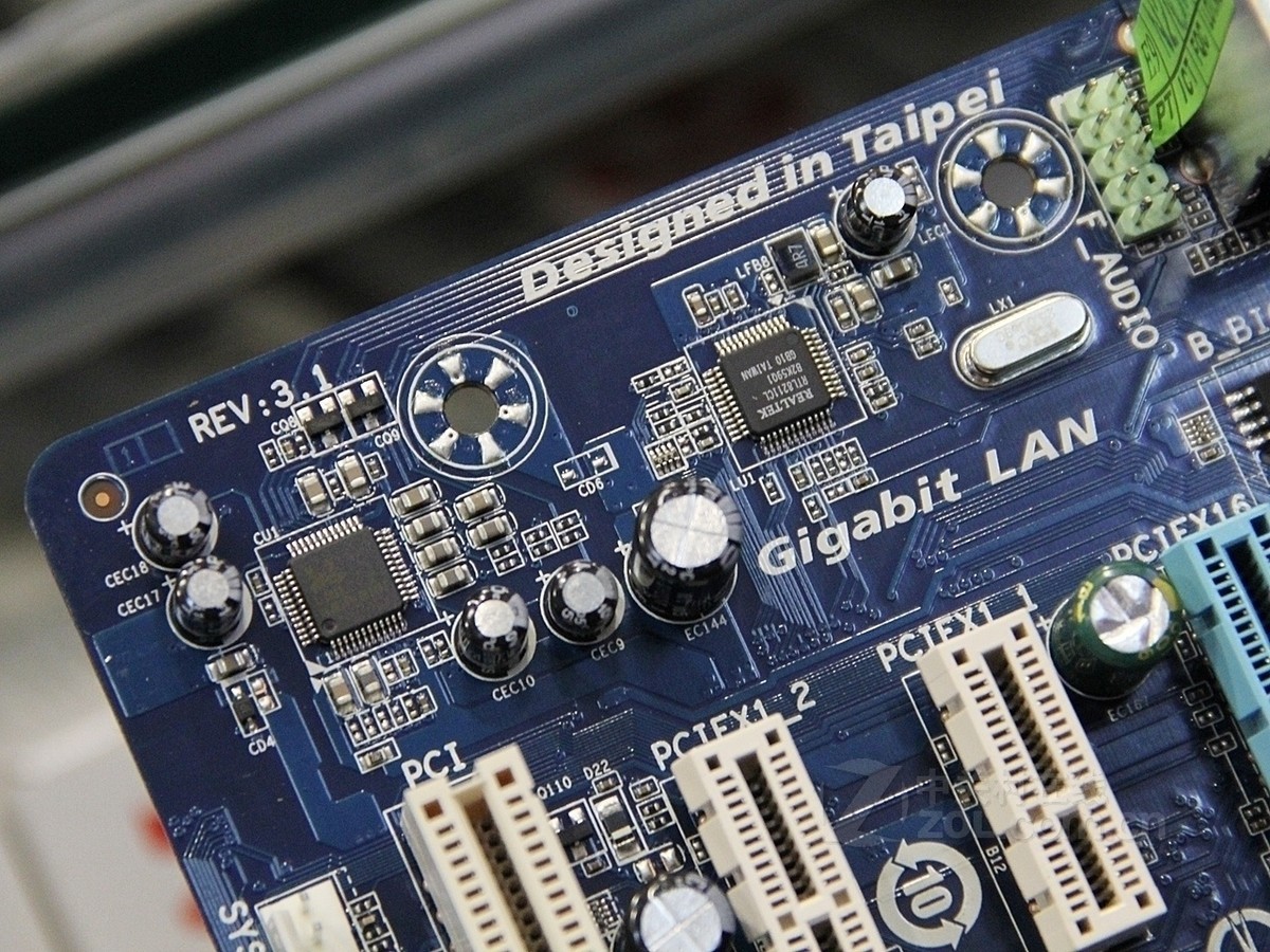 技嘉ga-m68mt-s2 实拍图(14/16)