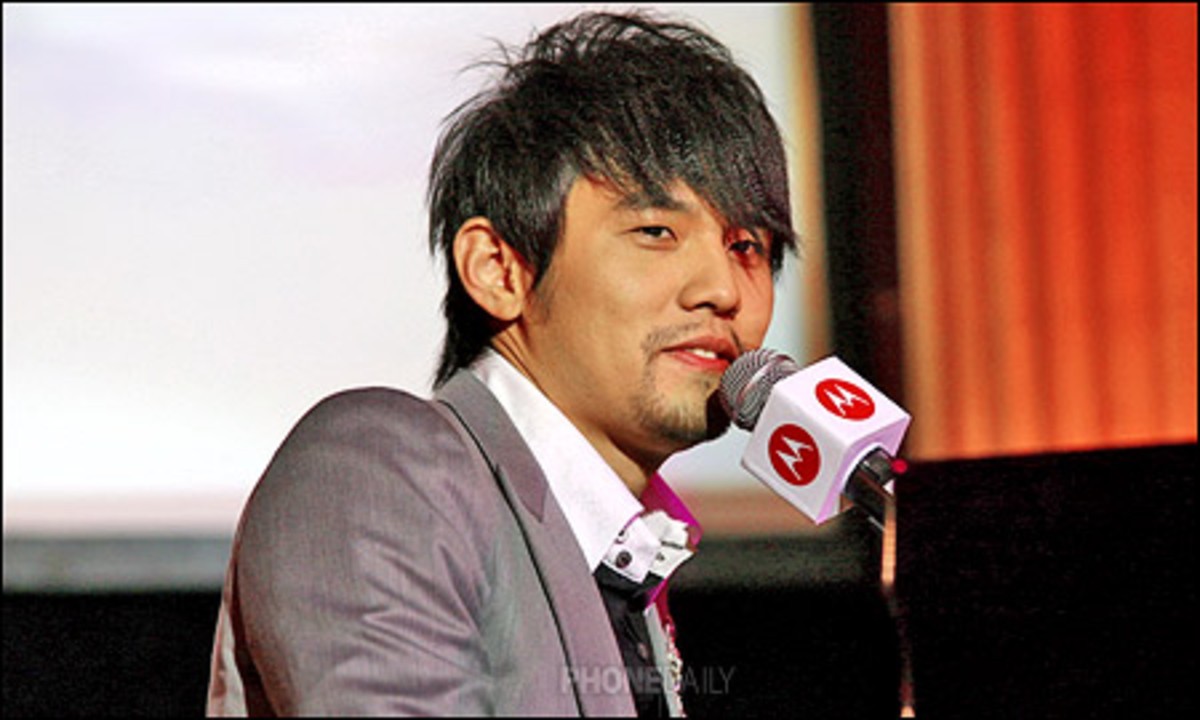 【高清图】 物换星移 周杰伦代言moto推出限量版e2图2