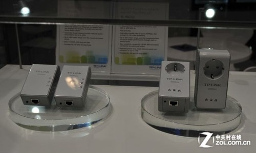 ��ǧ��˫Ƶ·�� TP-Link��ҫCeBIT2012  