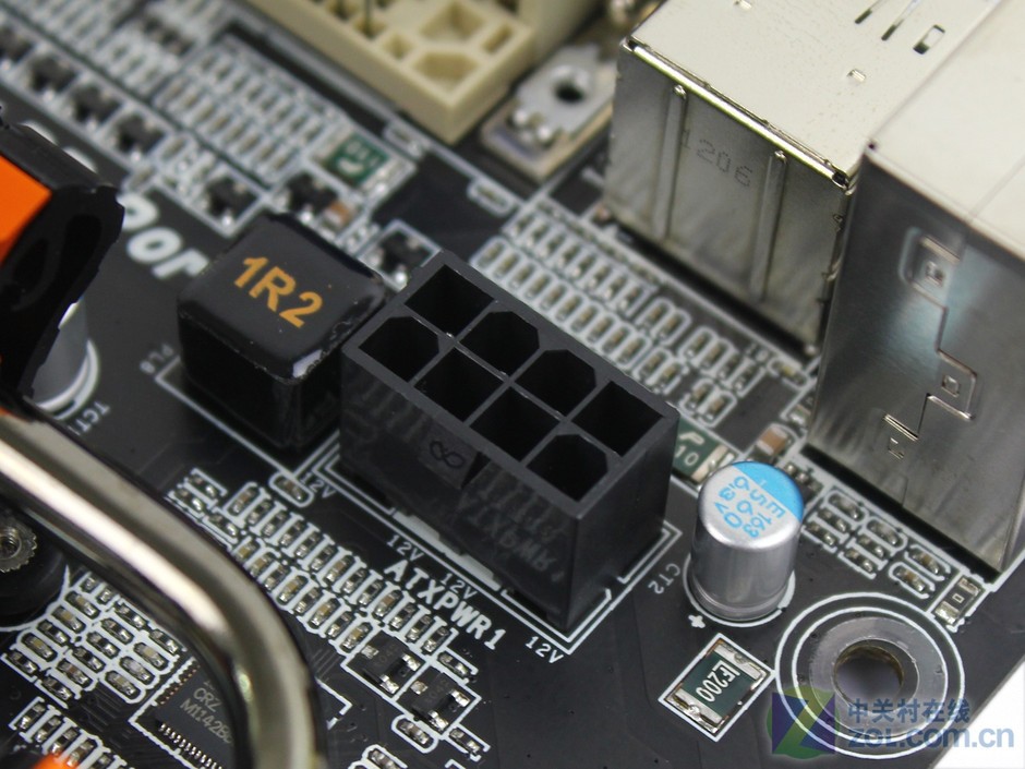 8针处理器供电接口