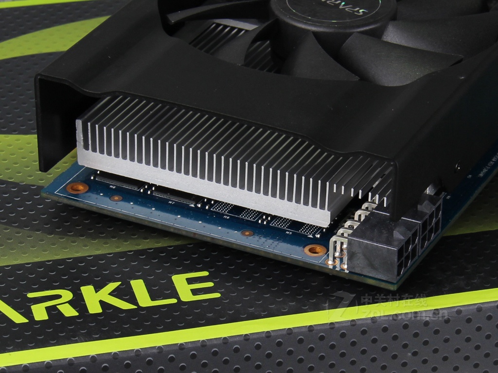 810mhz显存容量:1024mb电源接口:暂无数据显卡芯片:geforce gtx 560