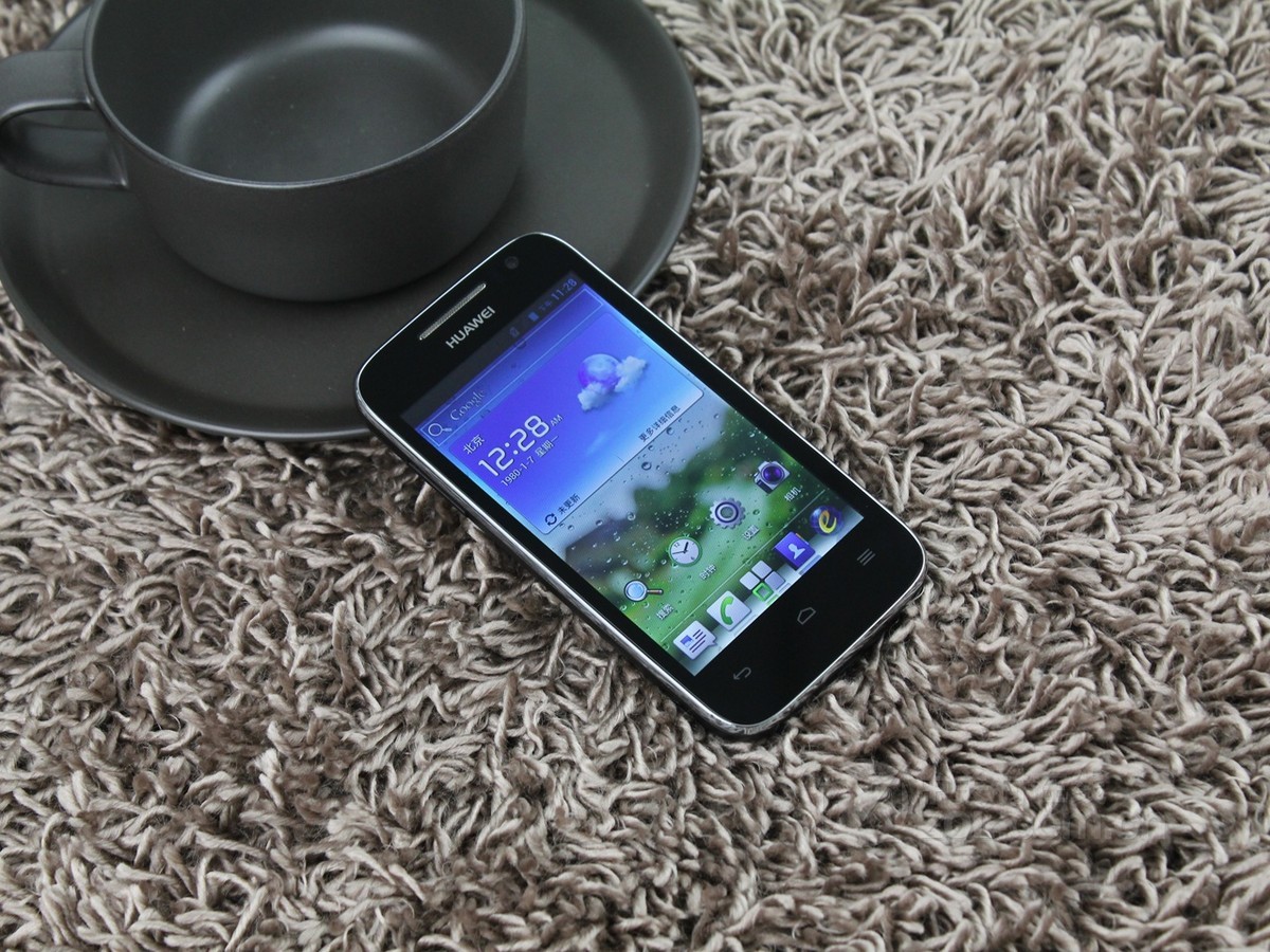 华为c8812 黑色 外观图