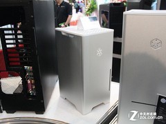 乌鸦4亮相 直击银欣2012台北电脑展台