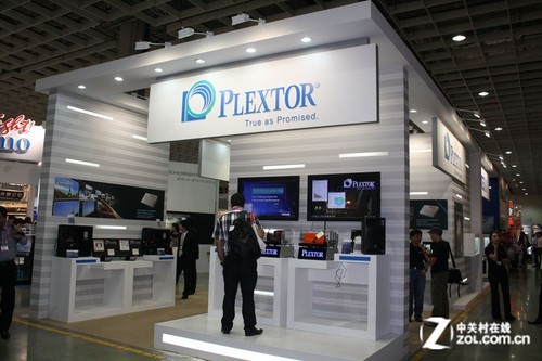 ���п��� С̽�ֿ���COMPUTEX2012չ̨ 
